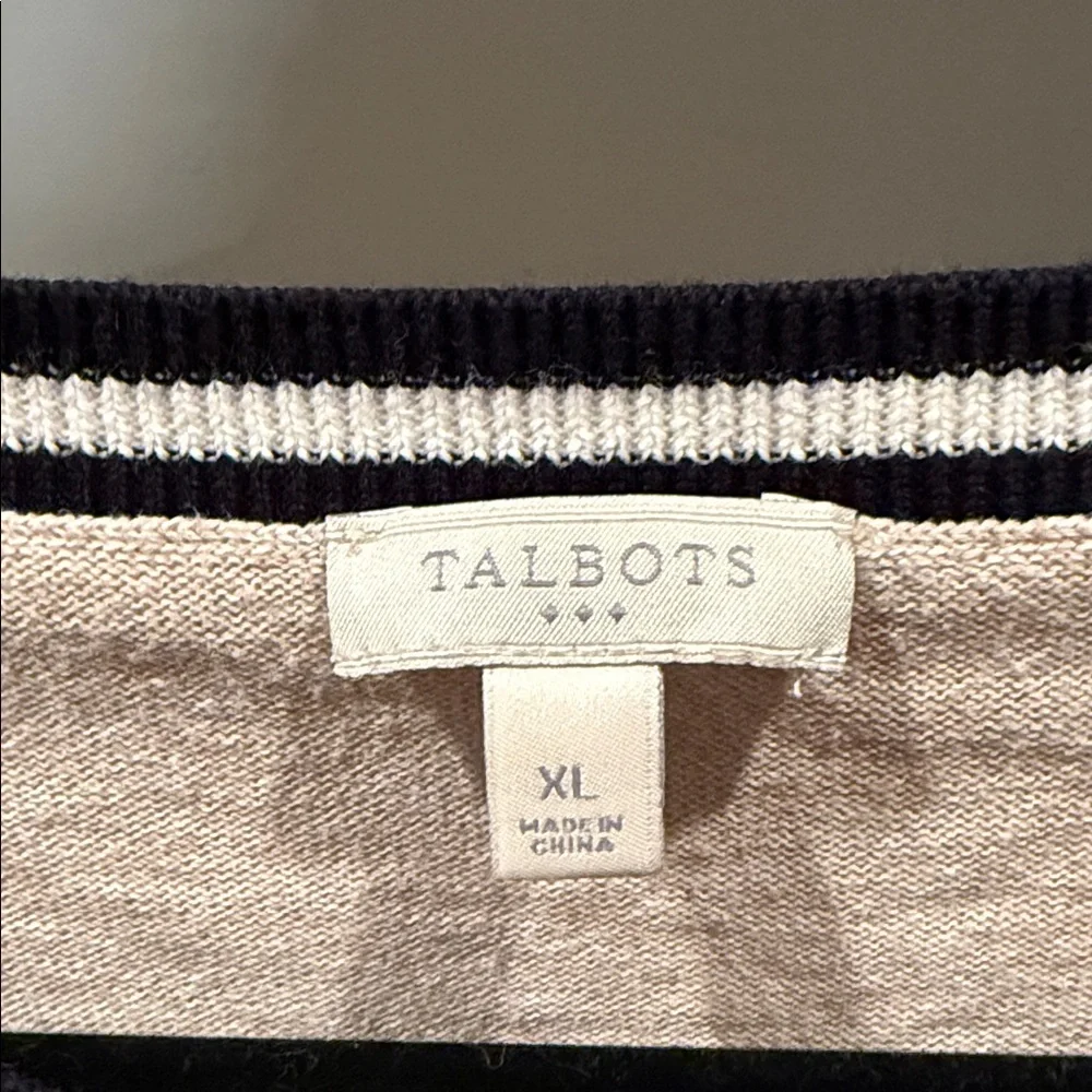 Talbots Cream Scoop Neck Sweater with Fox Motif - Picture 2 of 7